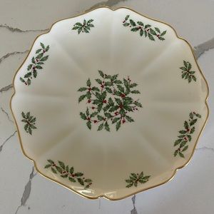 Lenox Holiday Dimension Scalloped Plate